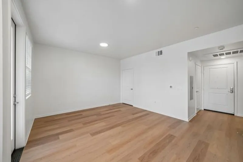 3644 Harrison St - 108