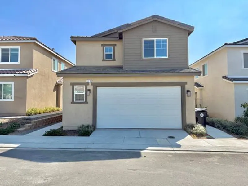 163 N Lassen Ave