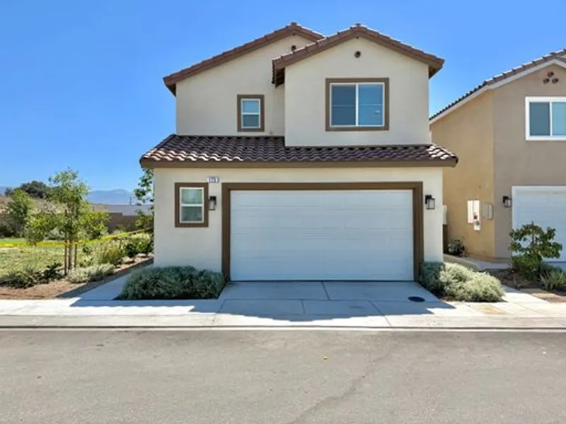 175 N Lassen Ave