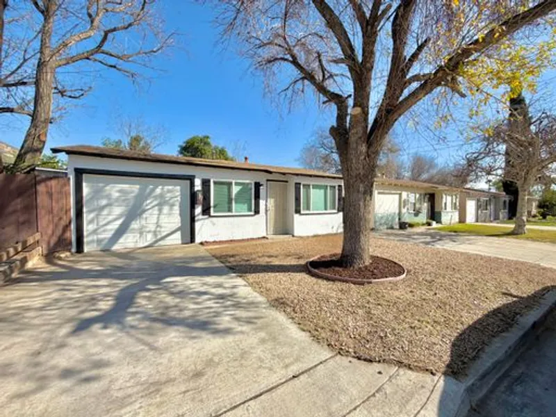 3340 Riverview Dr